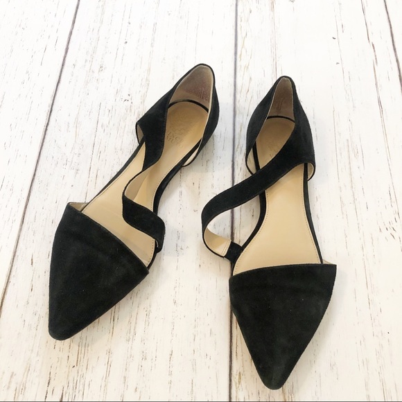 Vince Camuto Shoes - Vince Camuto black pointed flats 10W